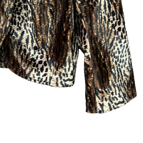 Guess Leonard print cropped blazer. Size medium - Picture 8 of 10